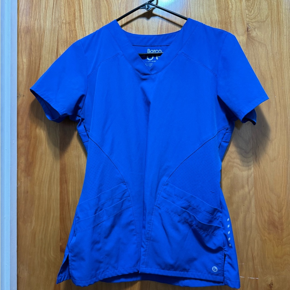 Scrub set